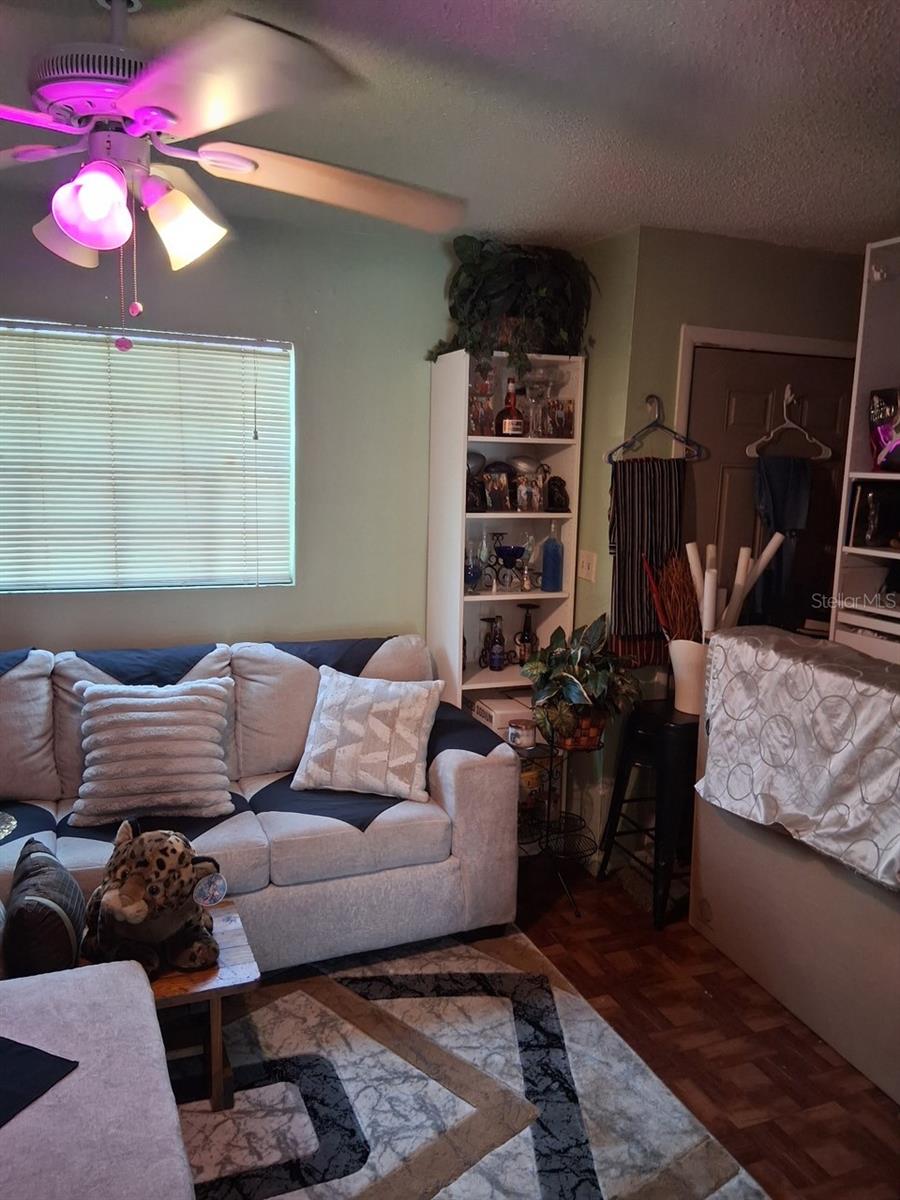 TB8531175 Property Photo 21
