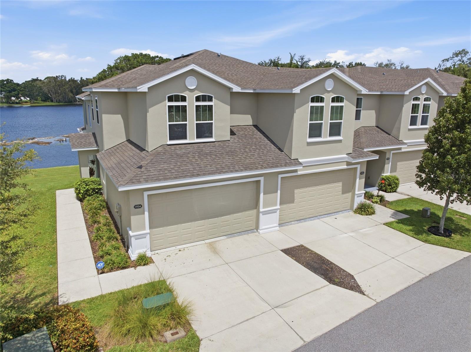 1934 LAKE RIDGE BLVD