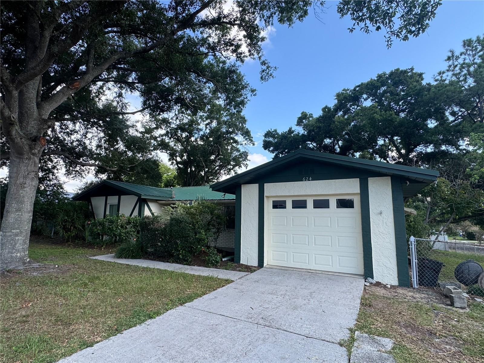 624 Wood Rd Property Photo 4