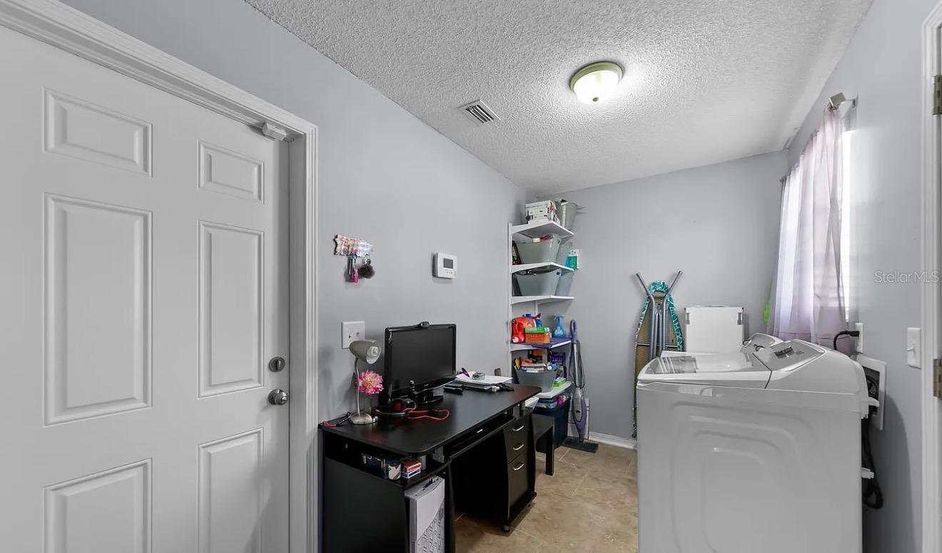1121 Londonderry Dr Property Photo 21