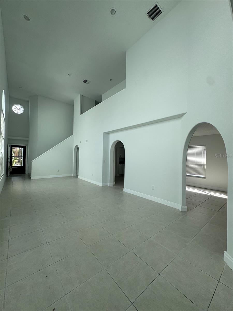 748 Burlwood St Property Photo 3