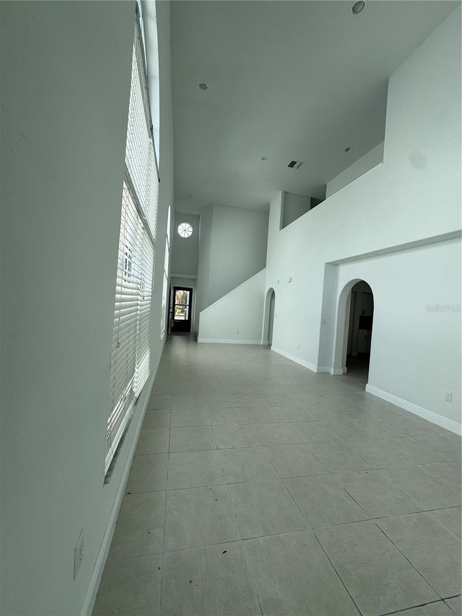 748 Burlwood St Property Photo 4