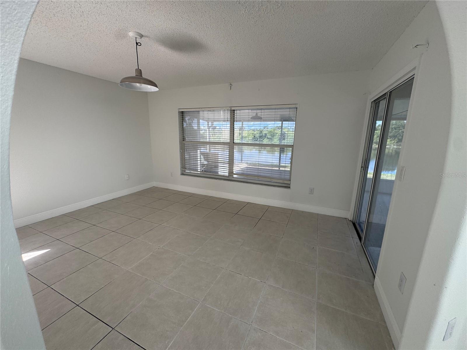 748 Burlwood St Property Photo 6