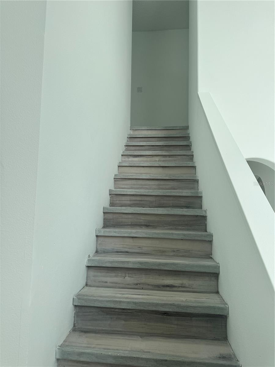 748 Burlwood St Property Photo 8