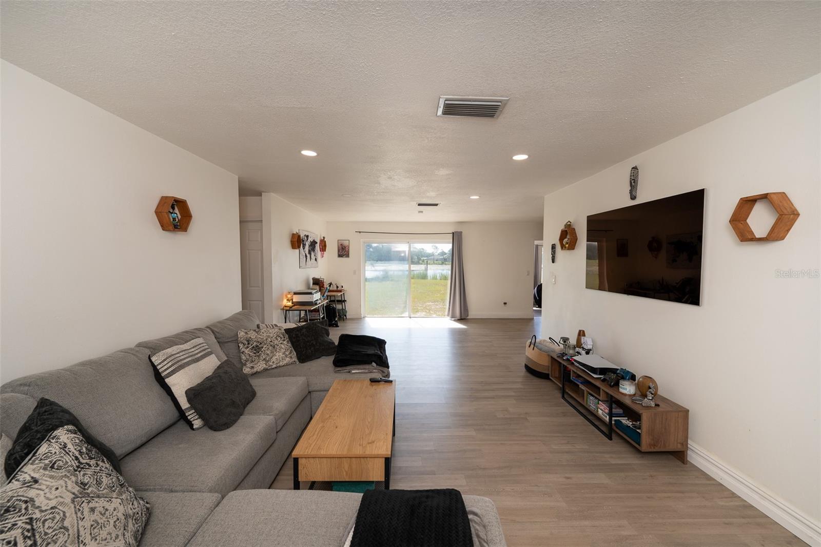2131 Hainlin Ct Property Photo 4
