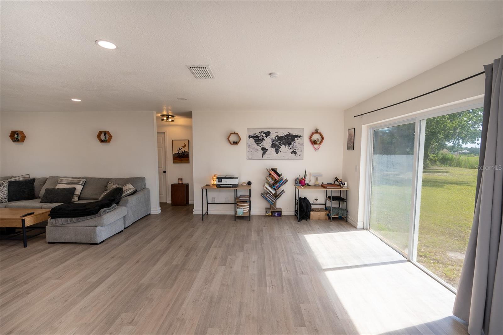 2131 Hainlin Ct Property Photo 6