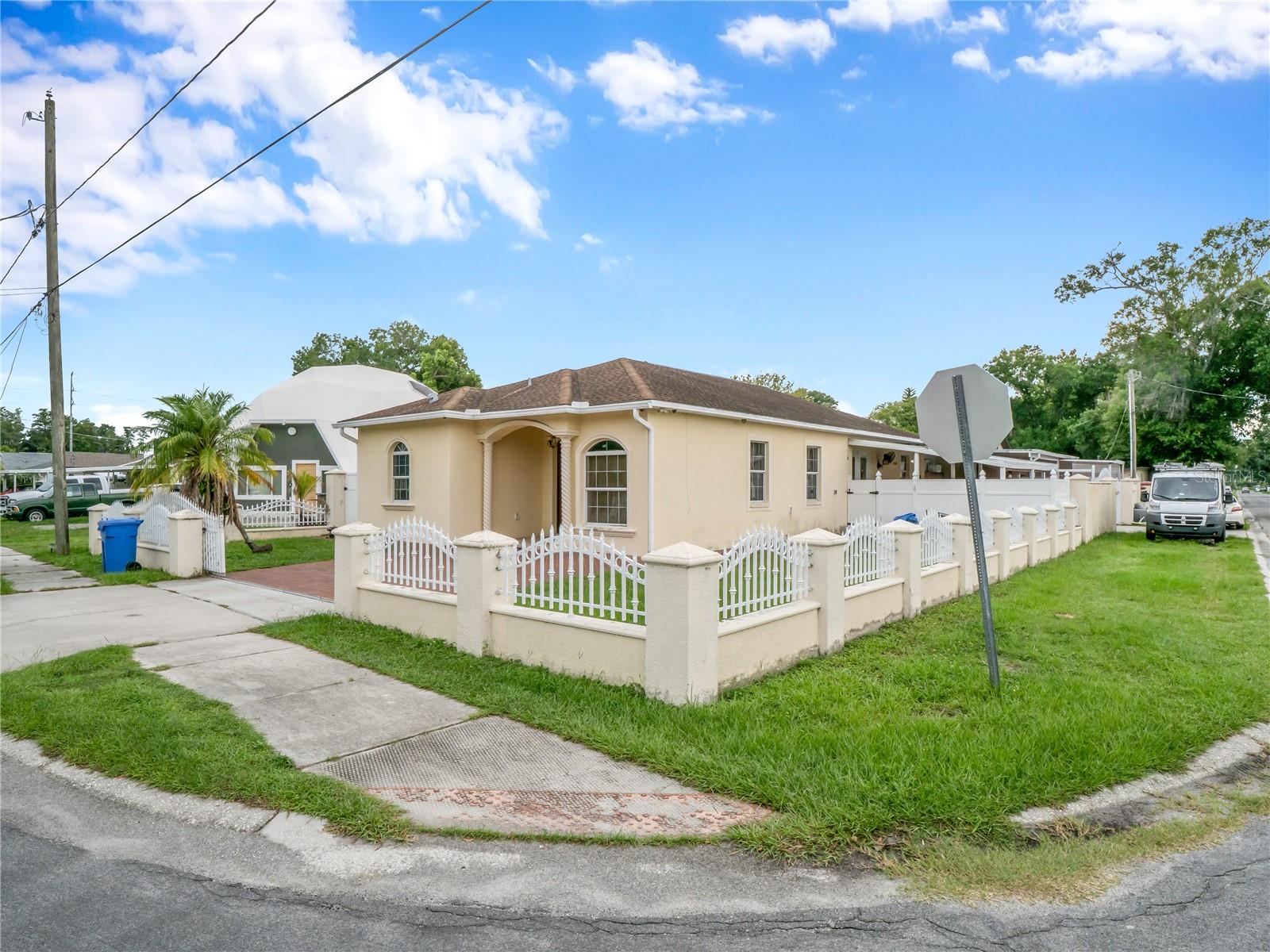 6922 N Hale Ave Property Photo 16