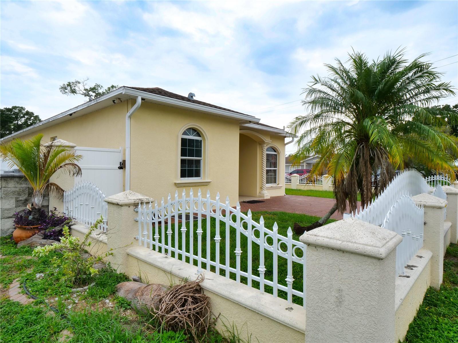 6922 N Hale Ave Property Photo 17