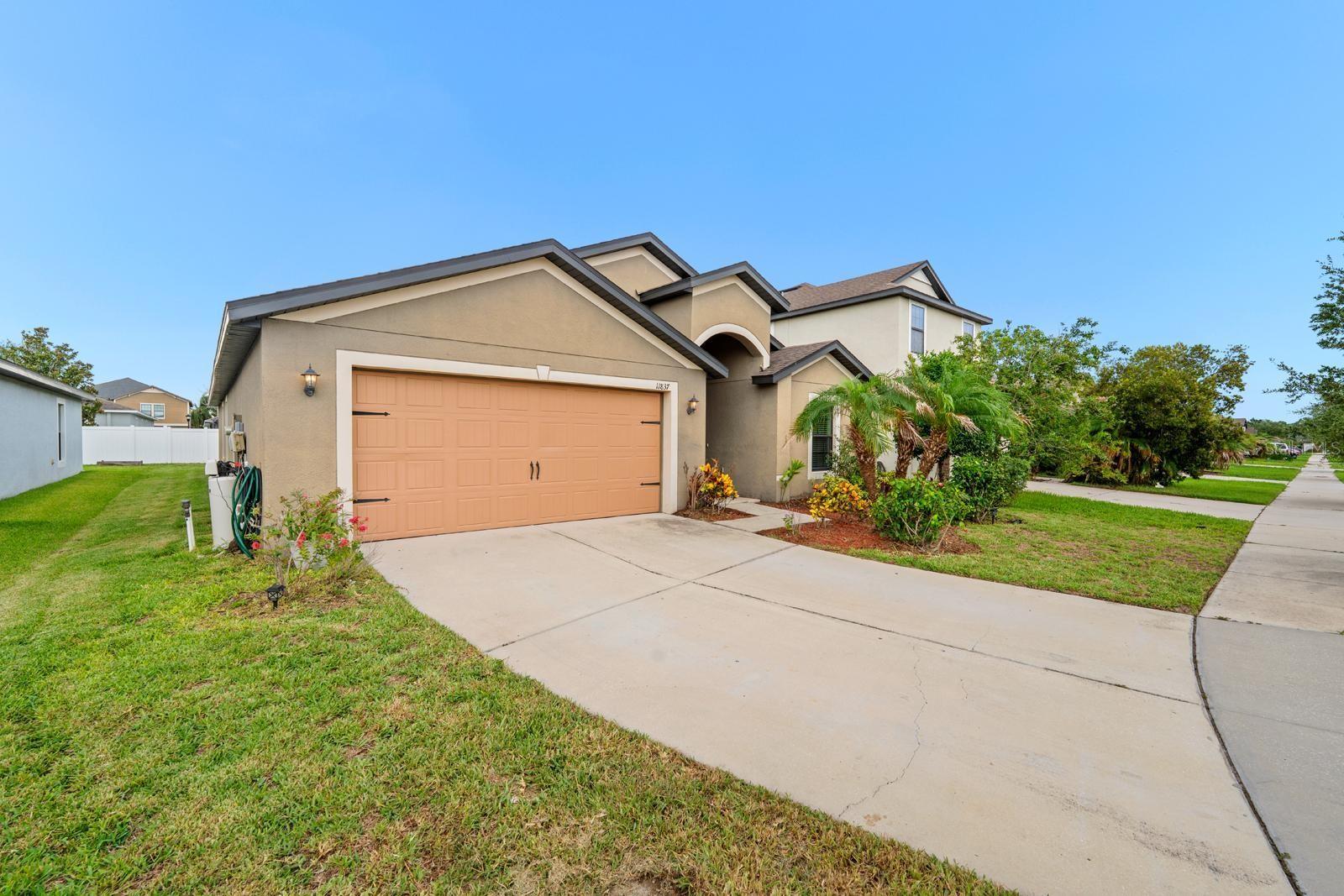 11837 Thicket Wood Dr Property Photo 3