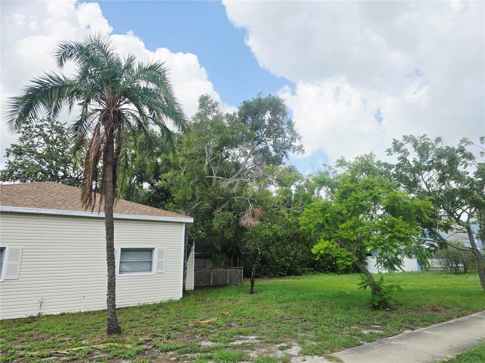 205 N Missouri Ave Property Photo 3