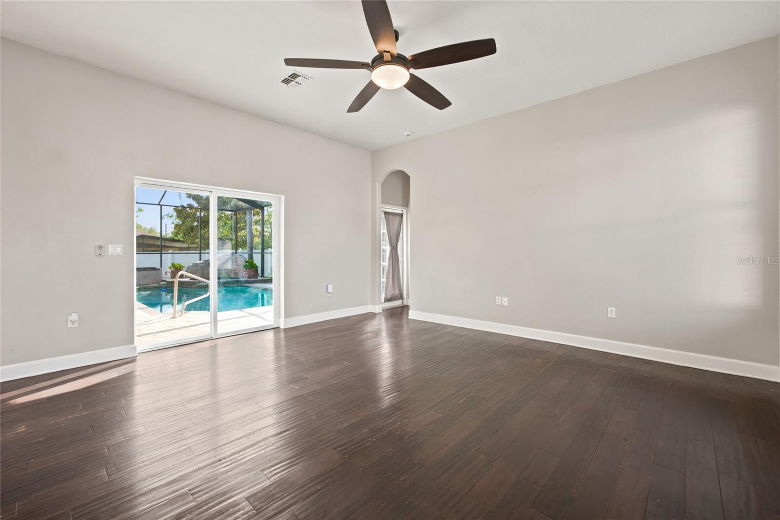 5517 Greystone Dr Property Photo 18