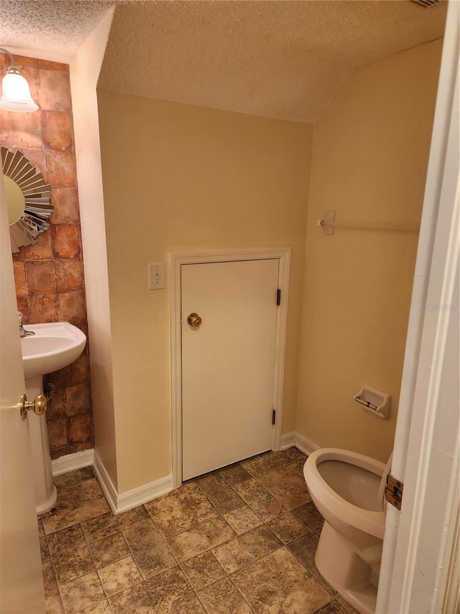 10815 Brickside Ct Property Photo 8