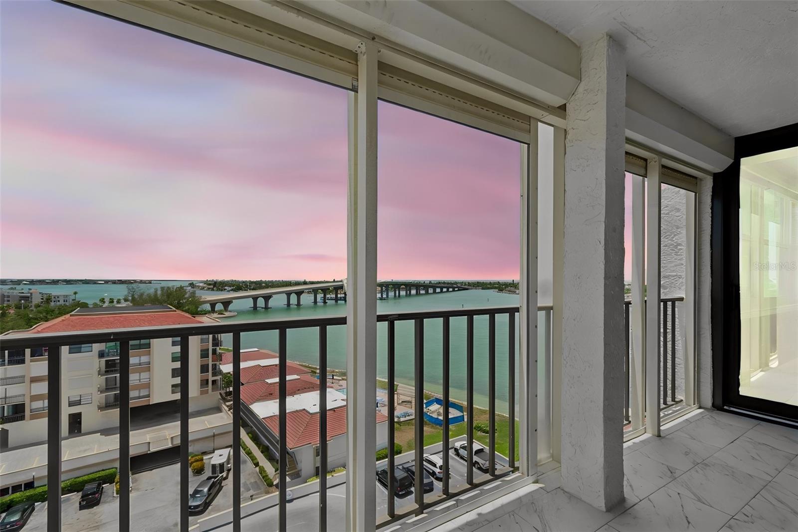 6265 SUN BLVD #1004