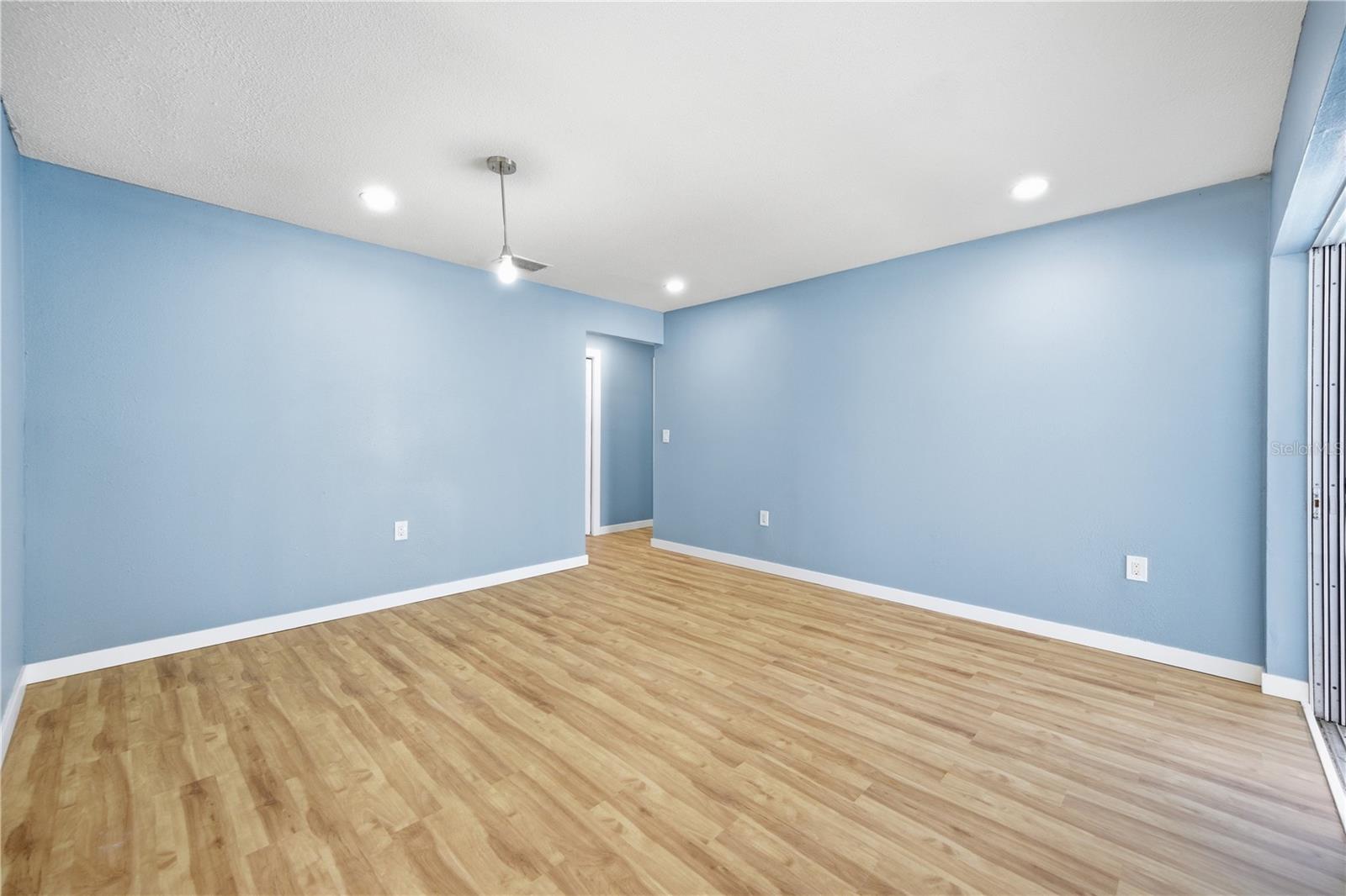 5920 Denver St Ne Property Photo 14
