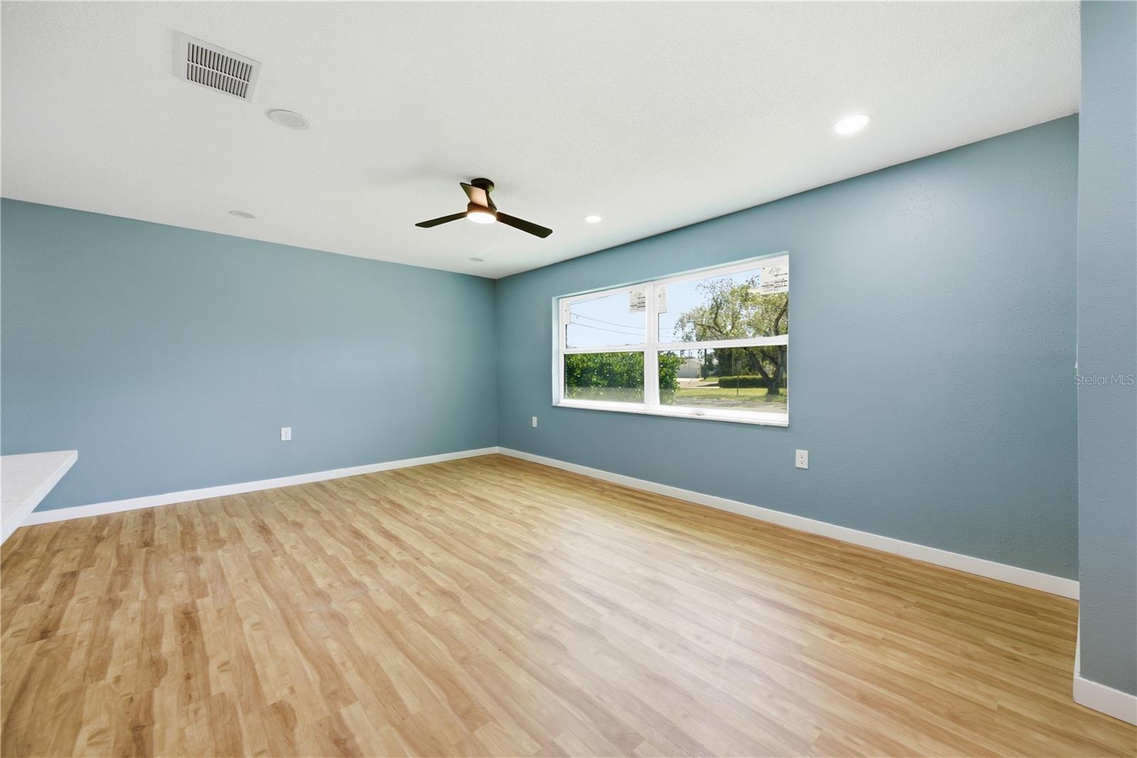 5920 Denver St Ne Property Photo 22
