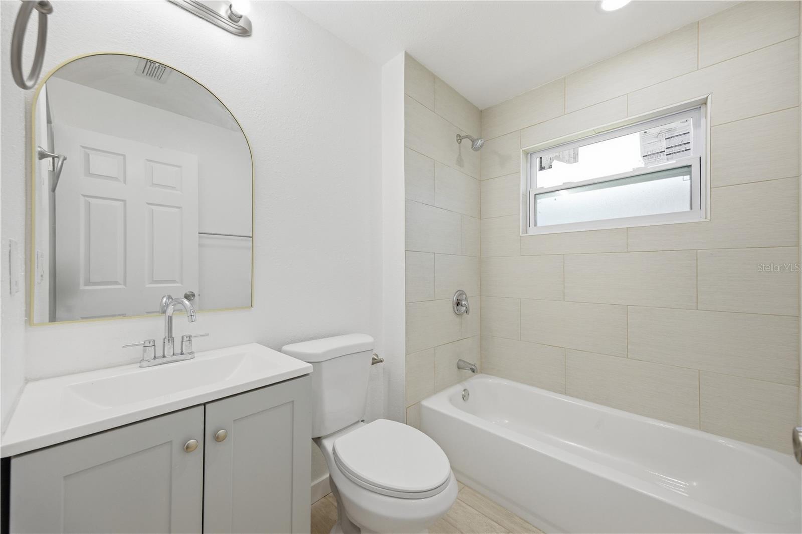 5920 Denver St Ne Property Photo 25