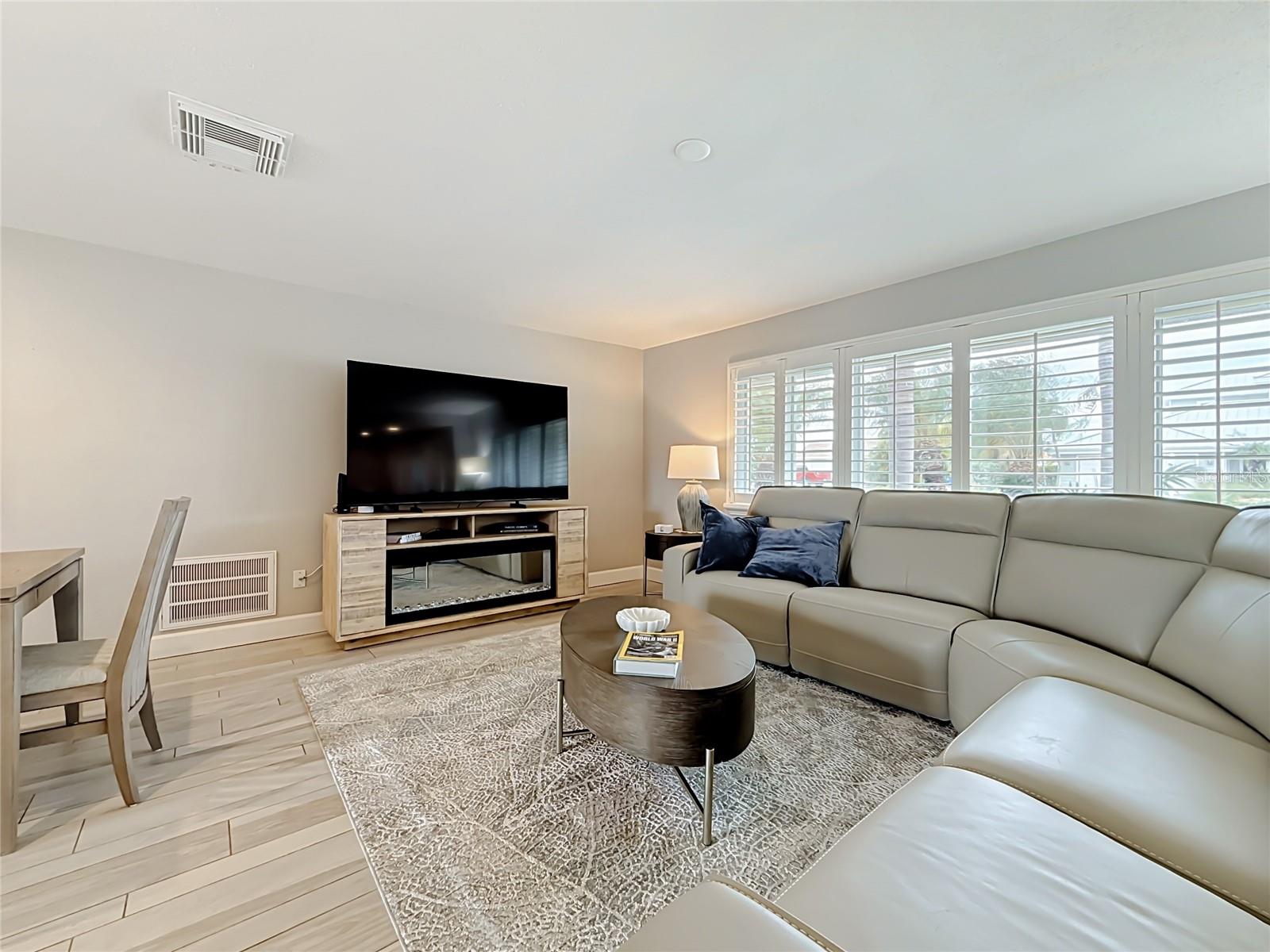 6351 3rd Palm Pt Property Photo 4