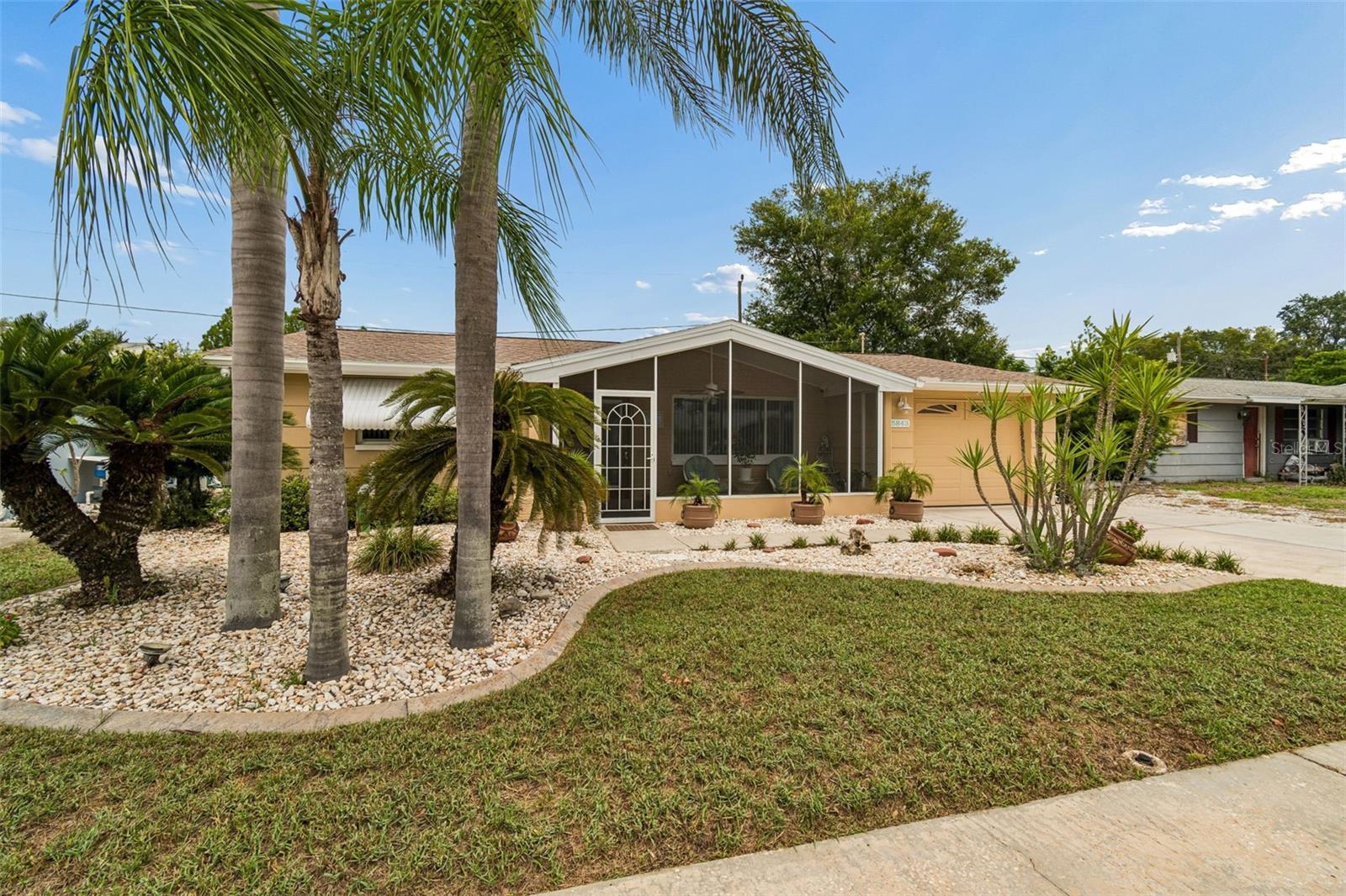 5843 APPLETREE RD Property Photo 1