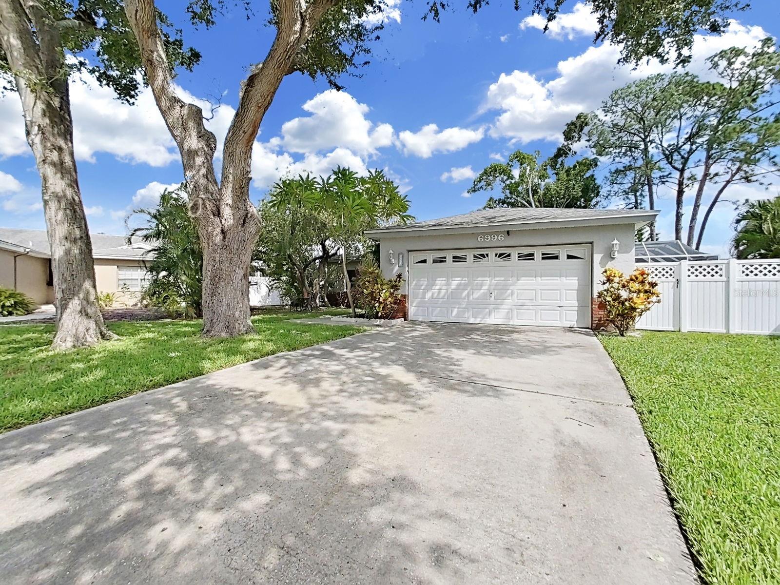6996 122nd Dr Property Photo 1