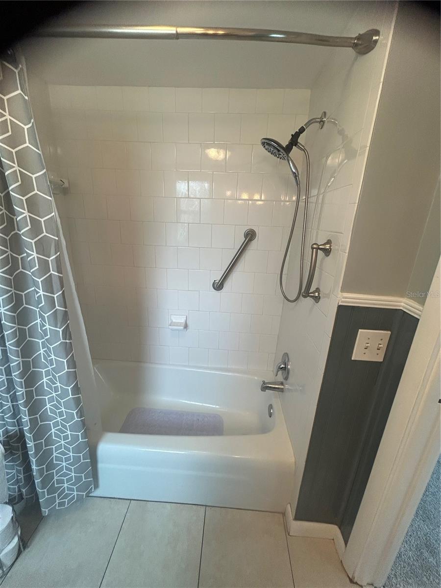 300 35th Ave N #f8 Property Photo 18