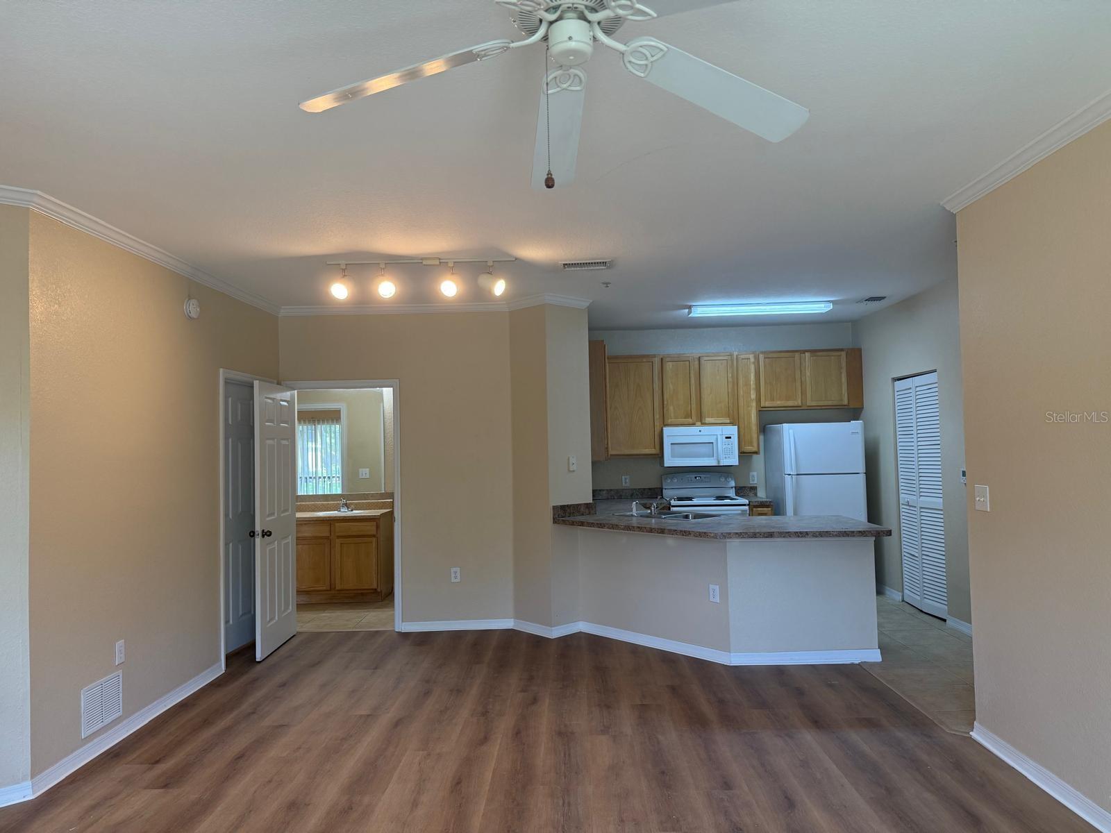 10025 Courtney Palms Blvd #103 Property Photo 12