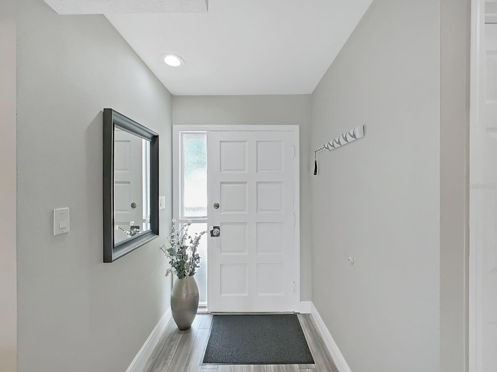 433 S Paula Dr #18 Property Photo 4