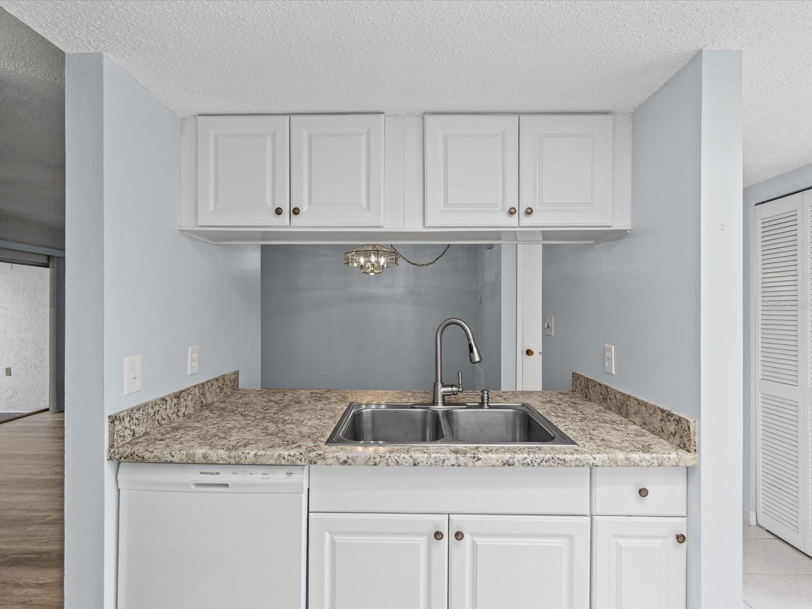 3806 Staysail Ln Property Photo 10