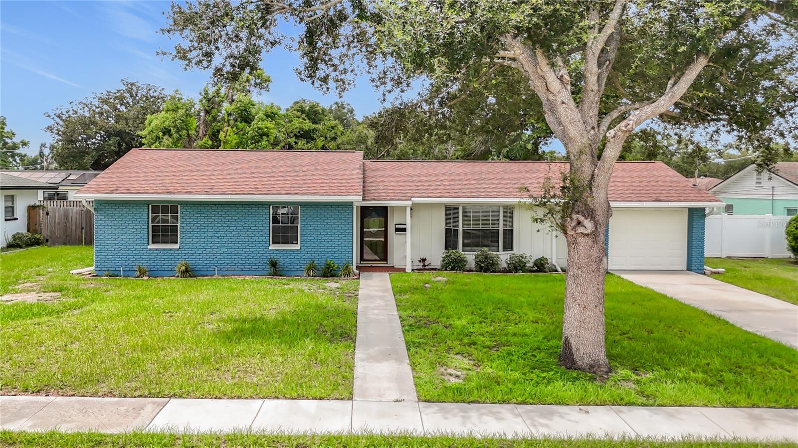 514 W Hilda Dr Property Photo 2