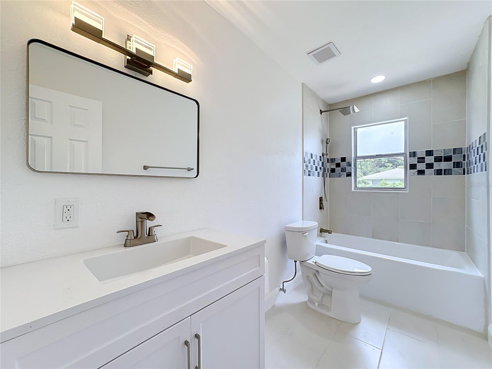 514 W Hilda Dr Property Photo 44