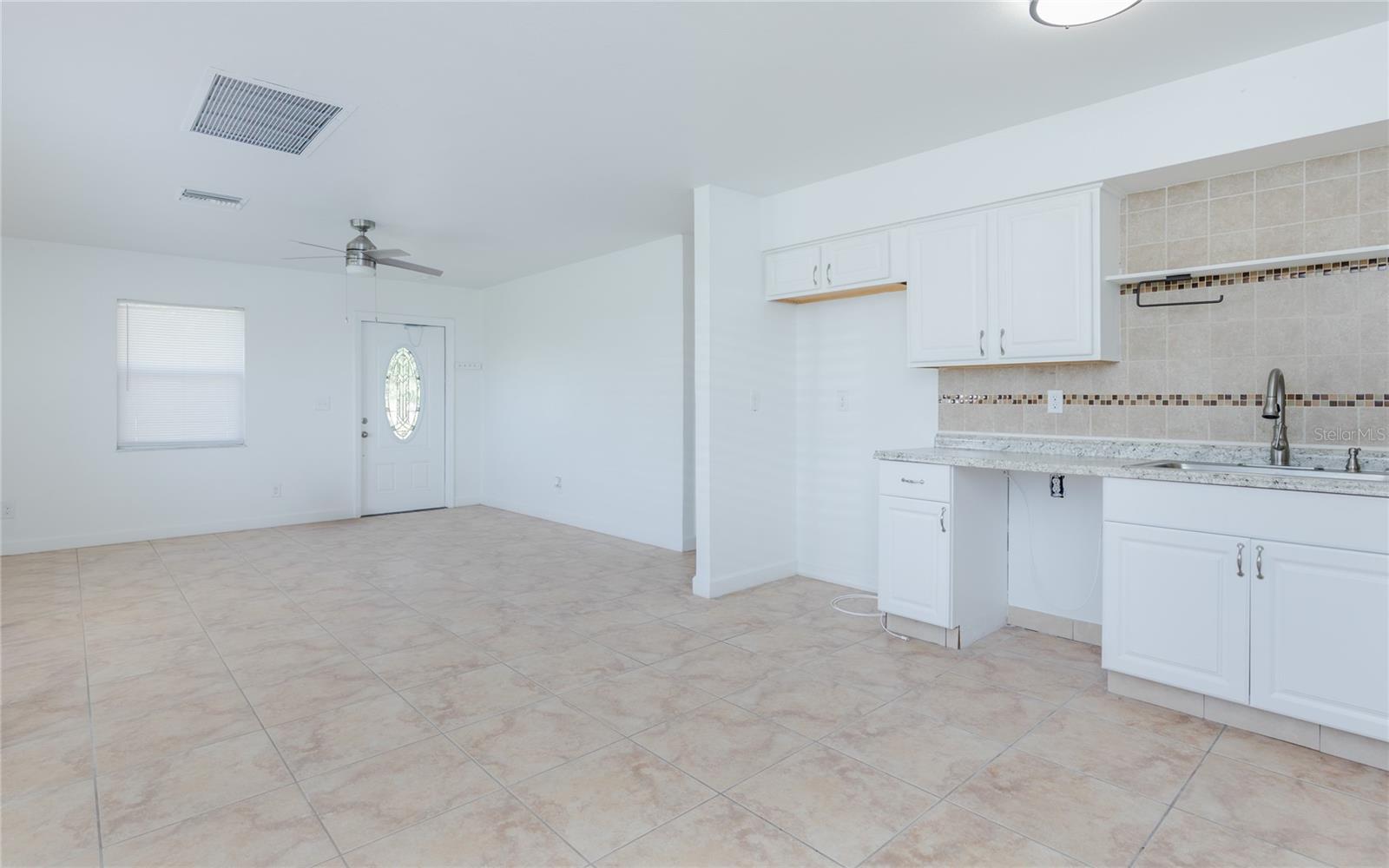 1818/1822 Stevenson Rd Property Photo 8