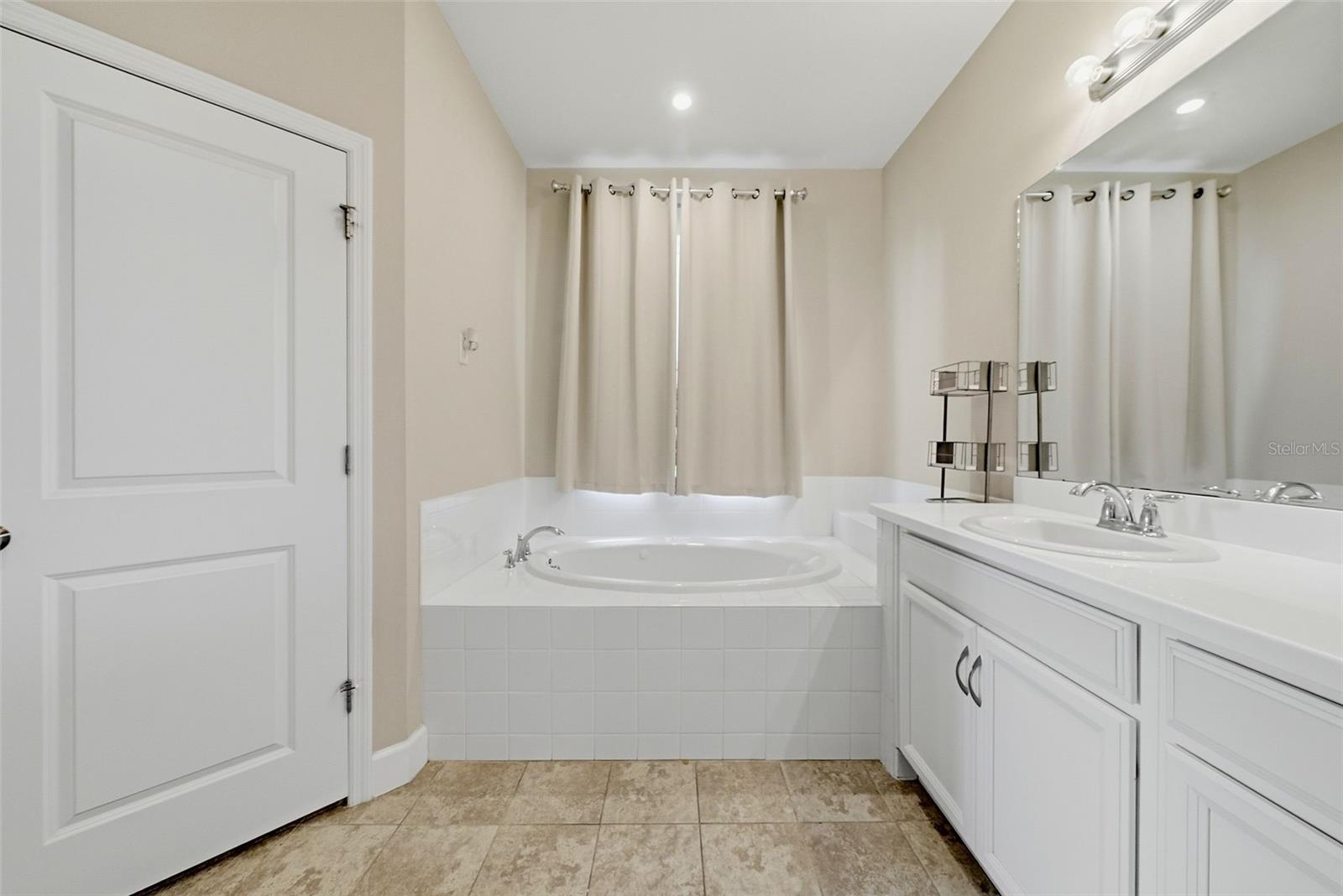 34014 Astoria Cir Property Photo 22