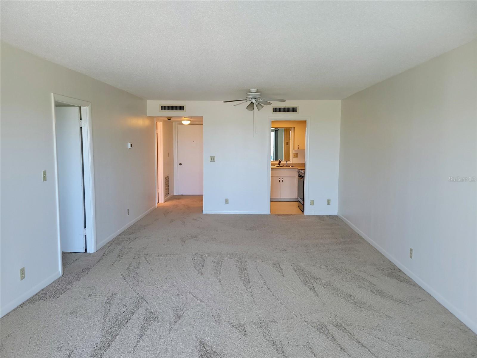 400 64th Ave #1001 W Property Photo 3