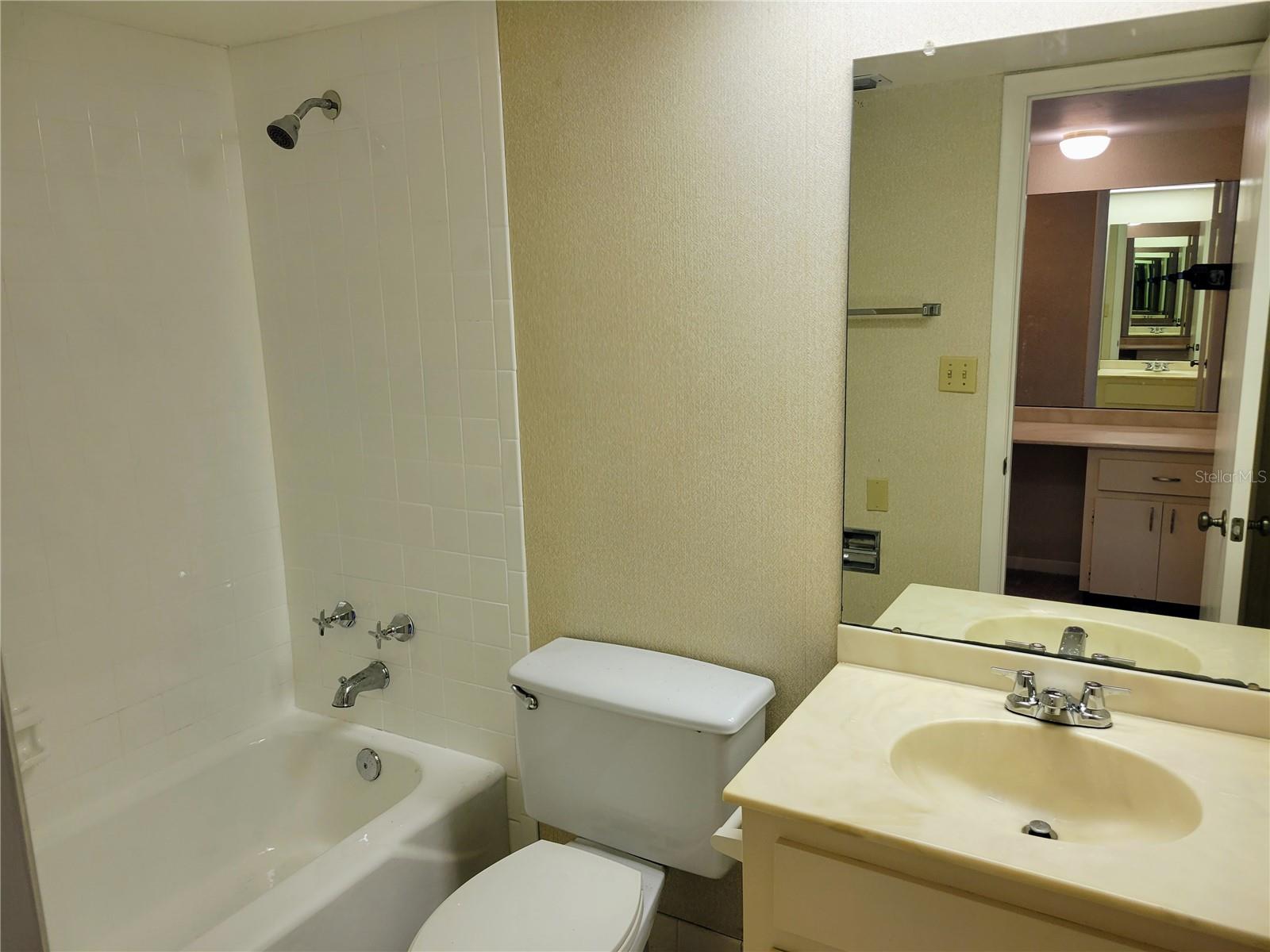 400 64th Ave #1001 W Property Photo 16
