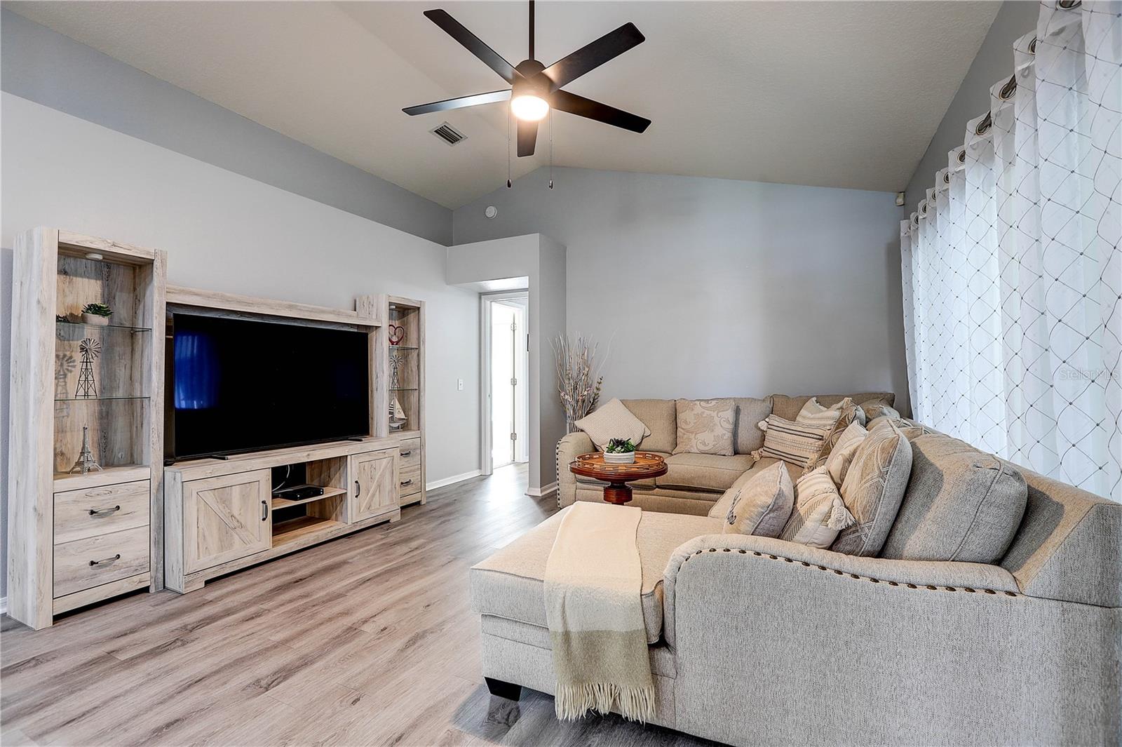 2242 Towering Oaks Cir Property Photo 19