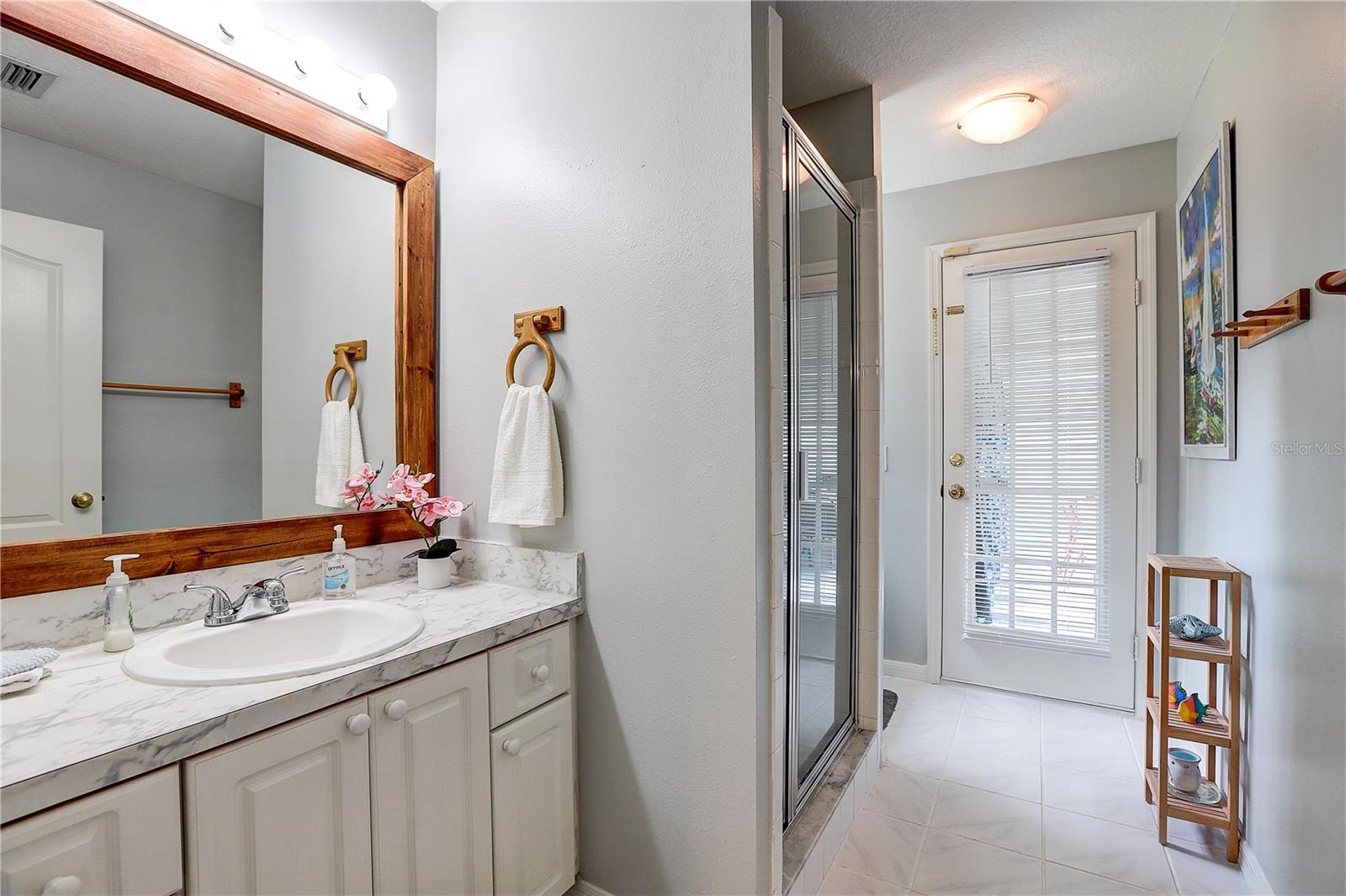 2242 Towering Oaks Cir Property Photo 27