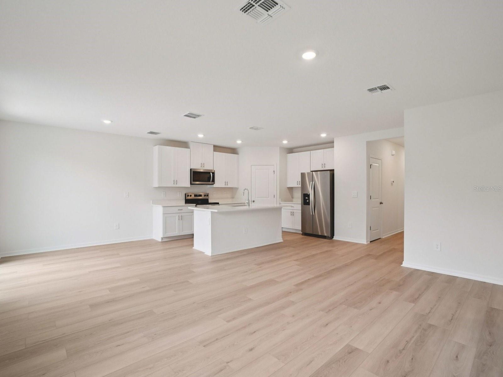 17661 Olive Thorn Dr Property Photo 4
