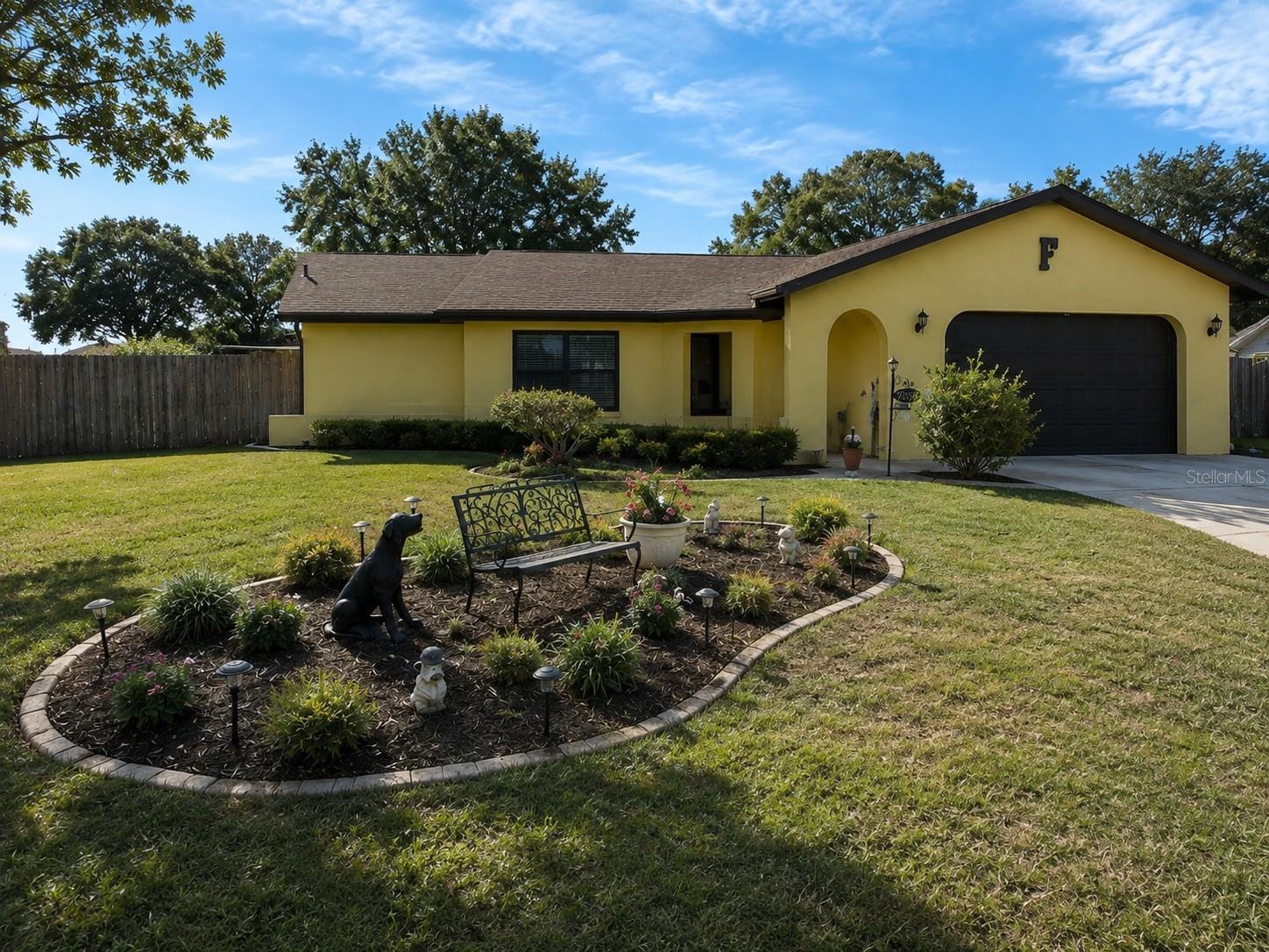7054 LEXINGTON CIR Property Photo 1
