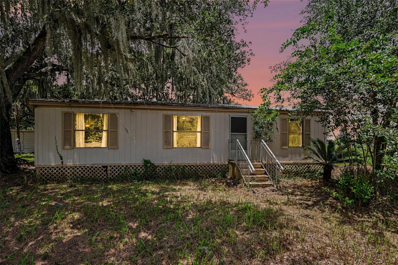 10239 Lyons Ave Property Photo 1