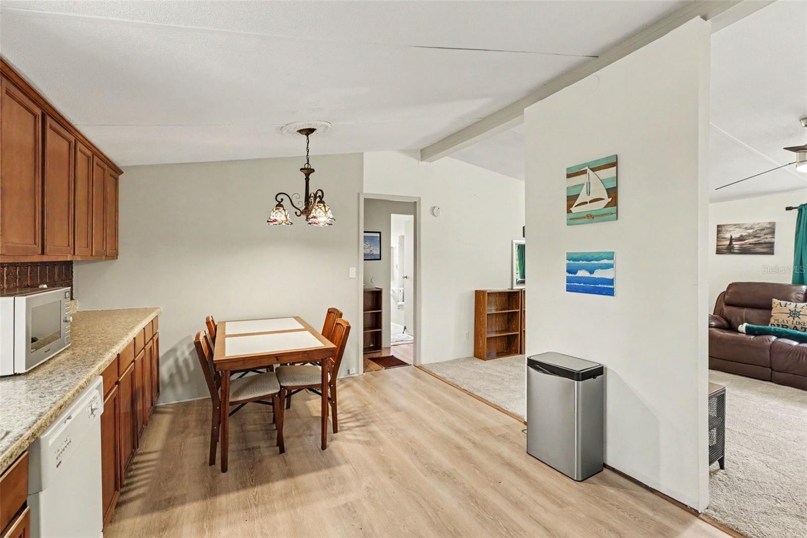 10239 Lyons Ave Property Photo 13