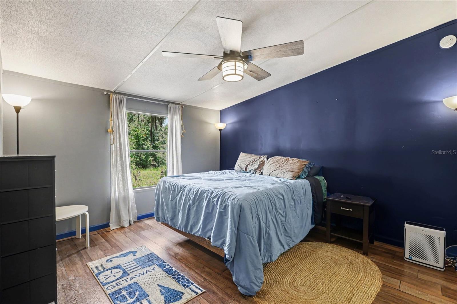 10239 Lyons Ave Property Photo 17