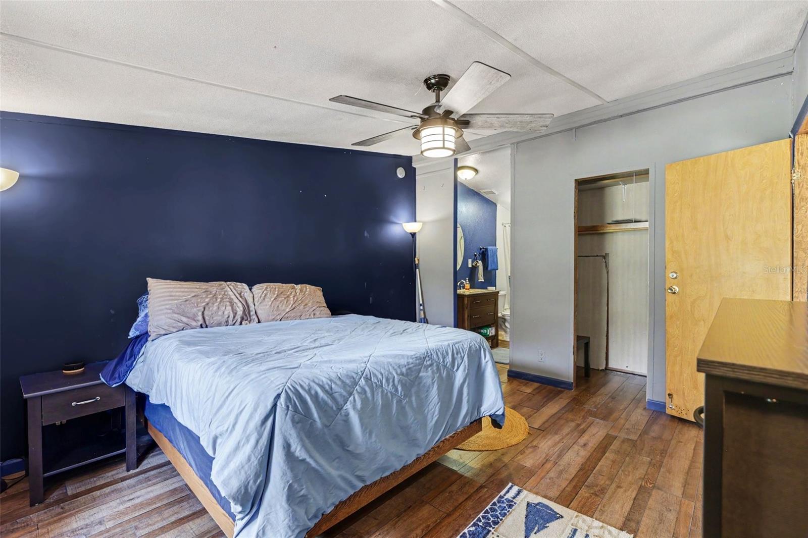 10239 Lyons Ave Property Photo 18