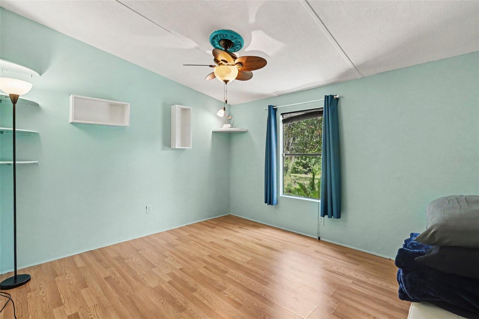 10239 Lyons Ave Property Photo 20