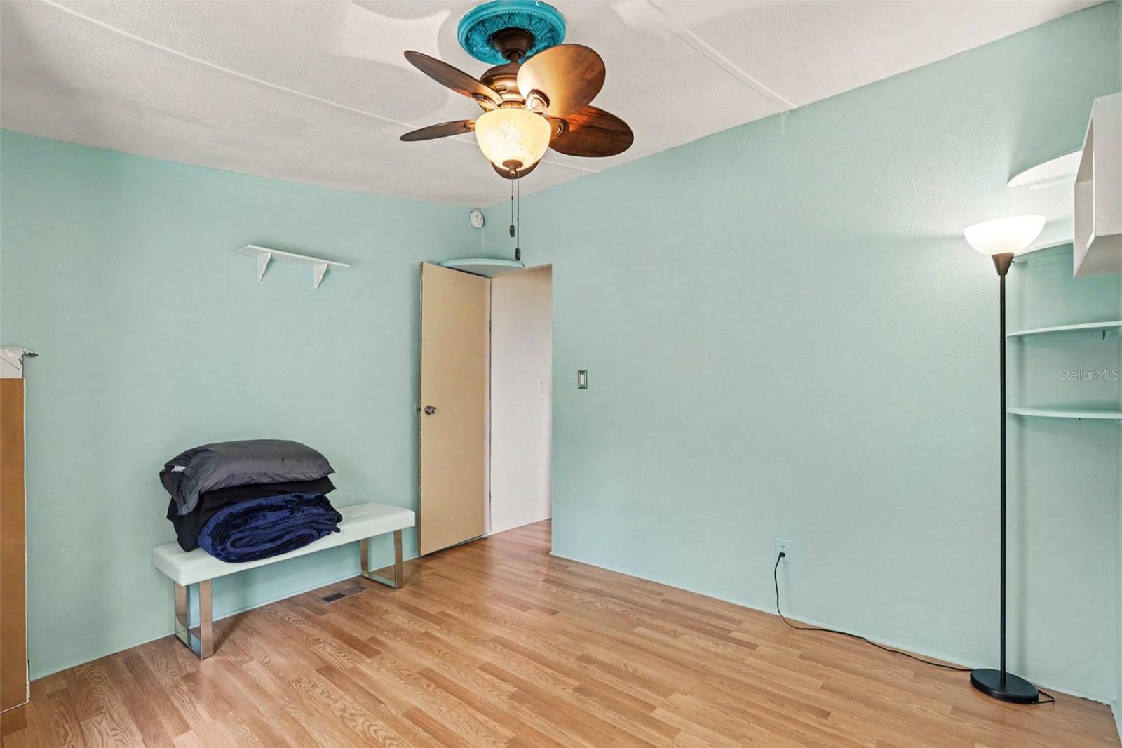 10239 Lyons Ave Property Photo 21