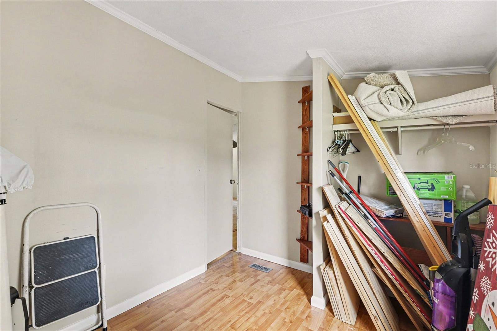 10239 Lyons Ave Property Photo 23