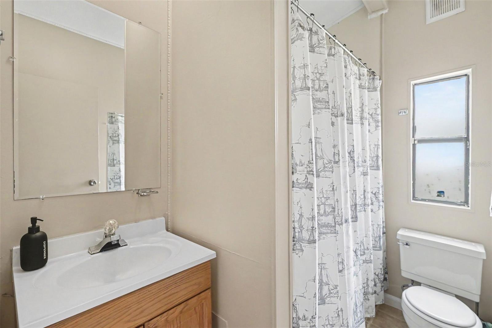 10239 Lyons Ave Property Photo 24