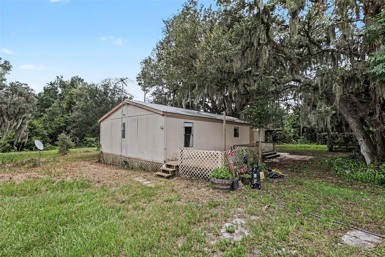 10239 Lyons Ave Property Photo 34