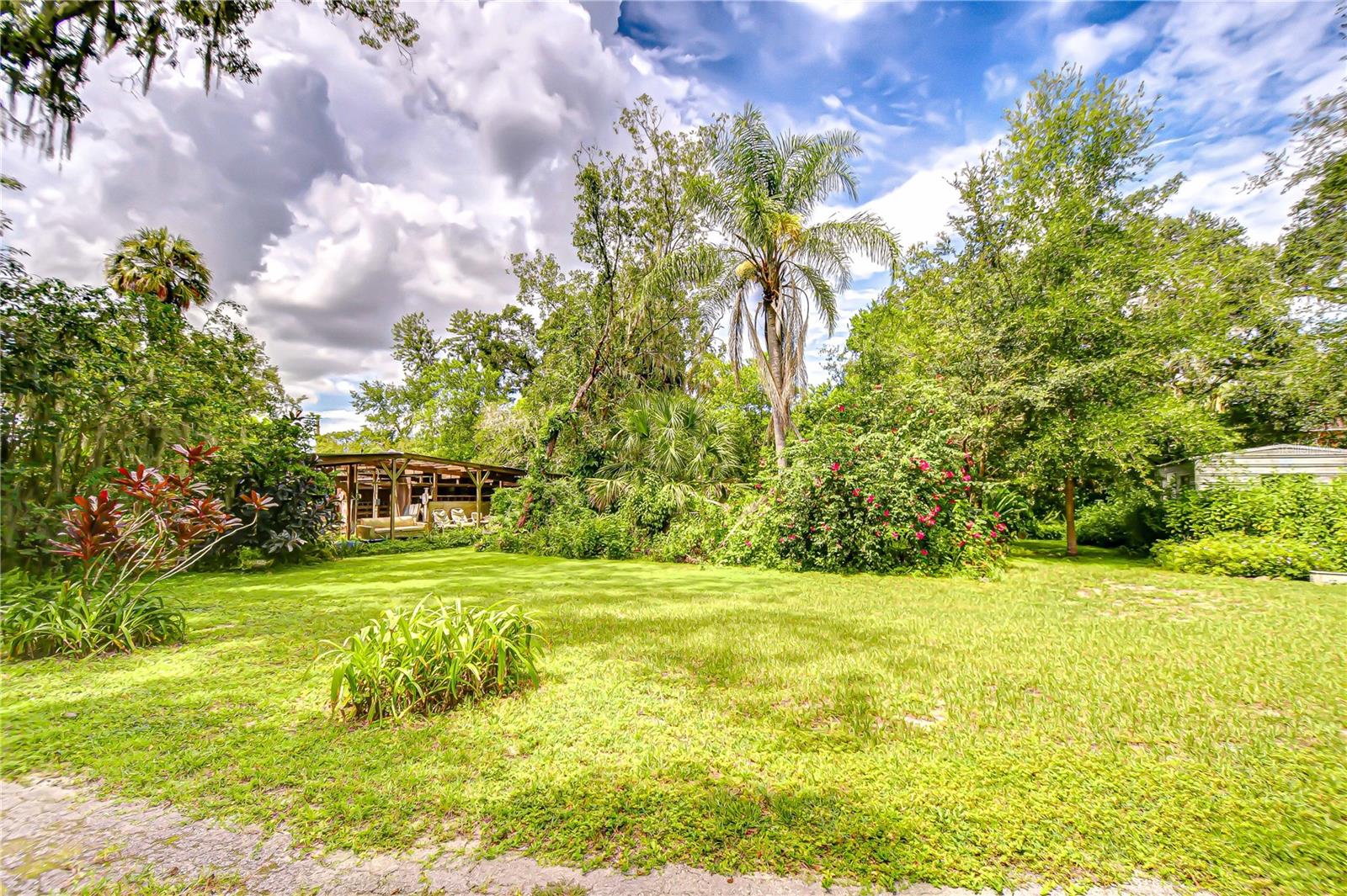 10904 Hackney Dr Property Photo 9