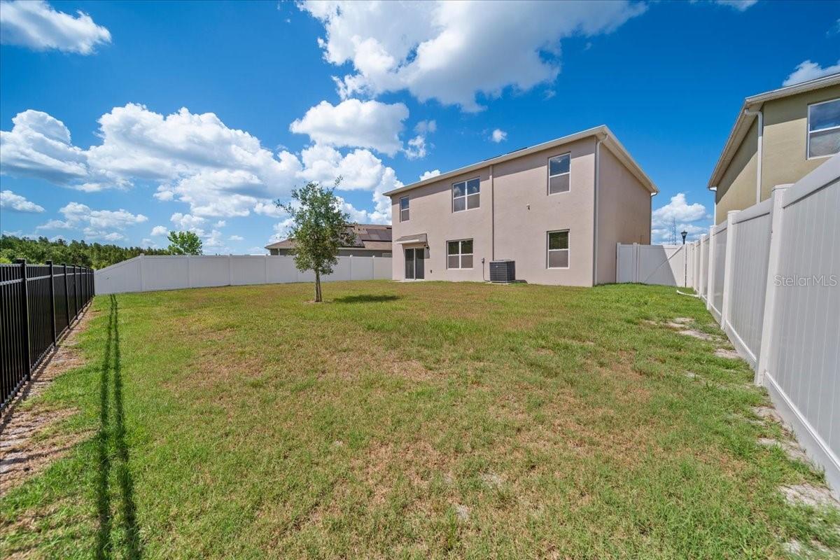 1933 Pristine Loop Property Photo 8