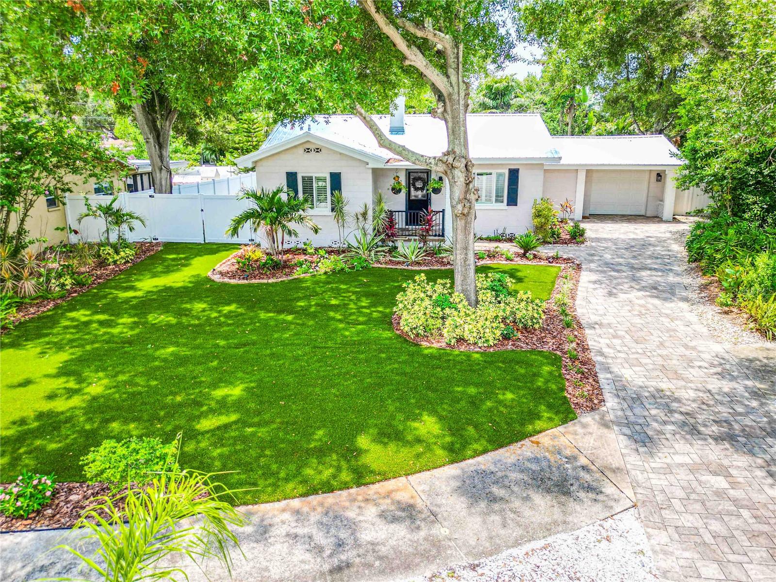 131 Valencia Dr Property Photo 4