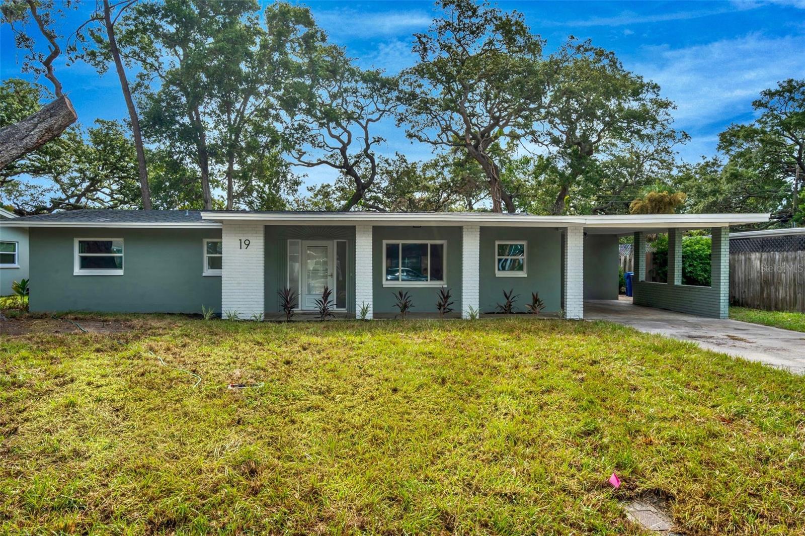 19 VENTURA DR Property Photo 1